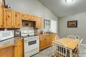 House (1 Bedroom) | Interior