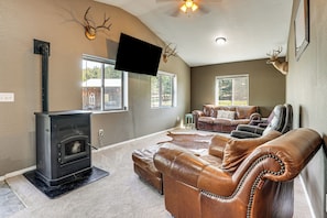 House (1 Bedroom) | Interior - Peaceful Farm Stay Near Spokane: Inland Hideaway! (Chattaroy)