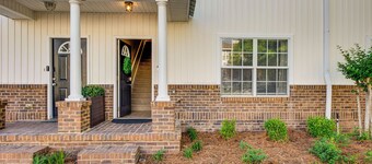 3 Mi to Fsu! Pet-friendly Townhome w/ Pool Access