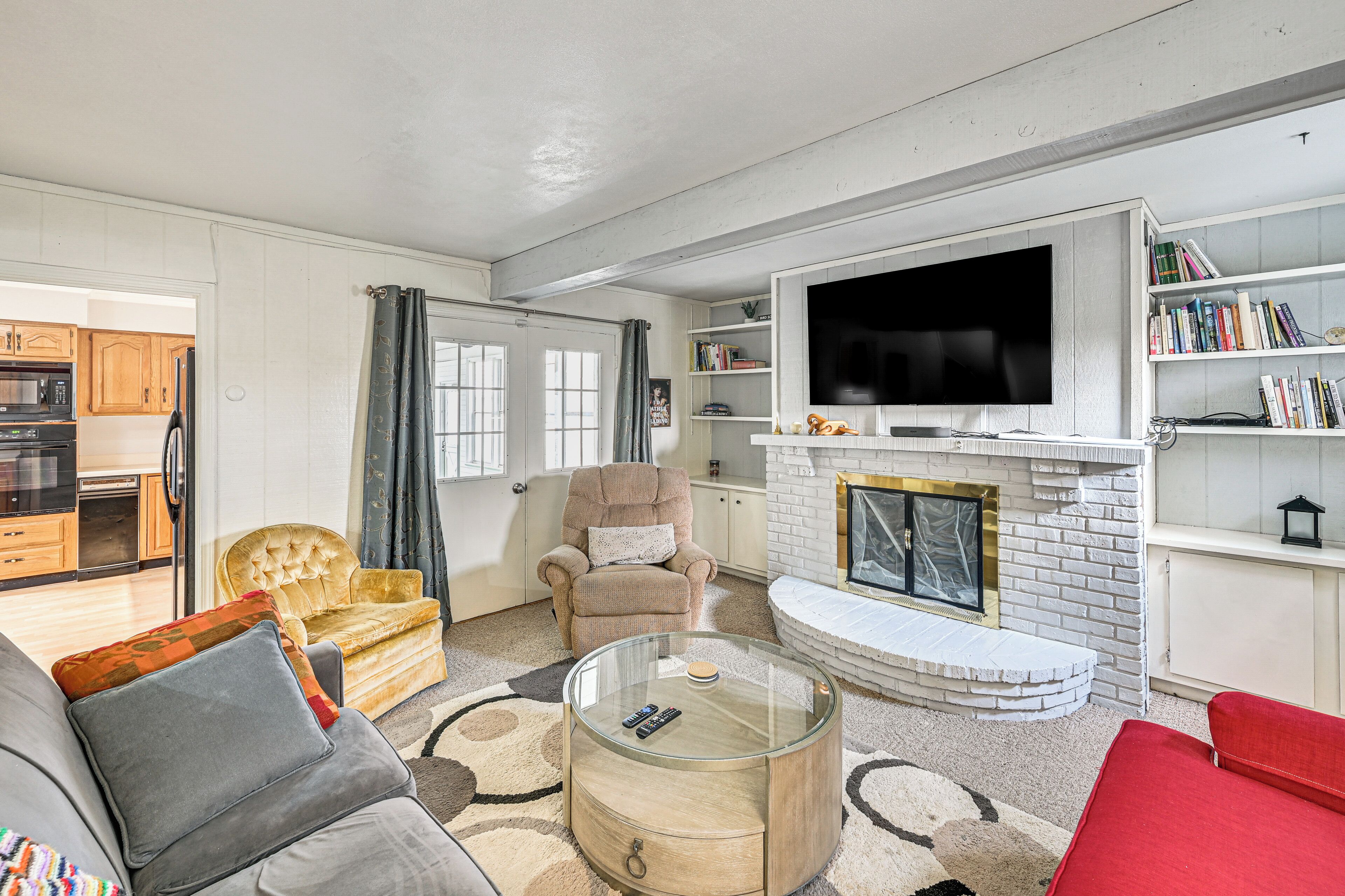House (6 Bedrooms) | Interior