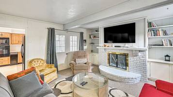 House (6 Bedrooms) | Interior