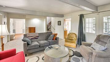 House (6 Bedrooms) | Interior