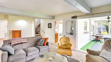 House (6 Bedrooms) | Interior