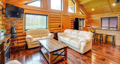 Near Trails & Rivers! 'trybett Cabin' in Forks