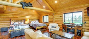 Near Trails & Rivers! 'trybett Cabin' in Forks