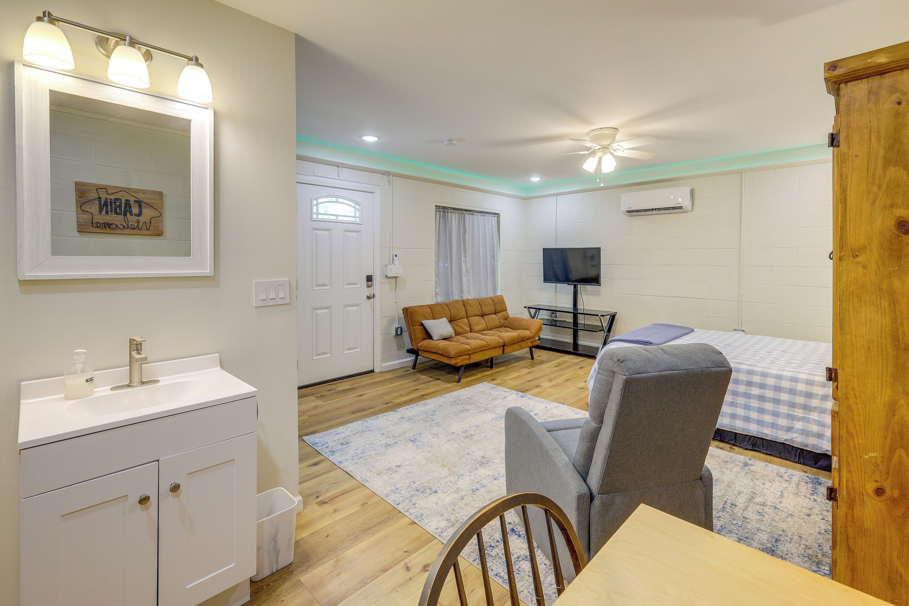 Apartment (0 Bedroom) | Interior
