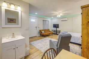 Apartment (0 Bedroom) | Interior - Near Greers Ferry Lake! Cabin w/ Resort Perks (Clinton)