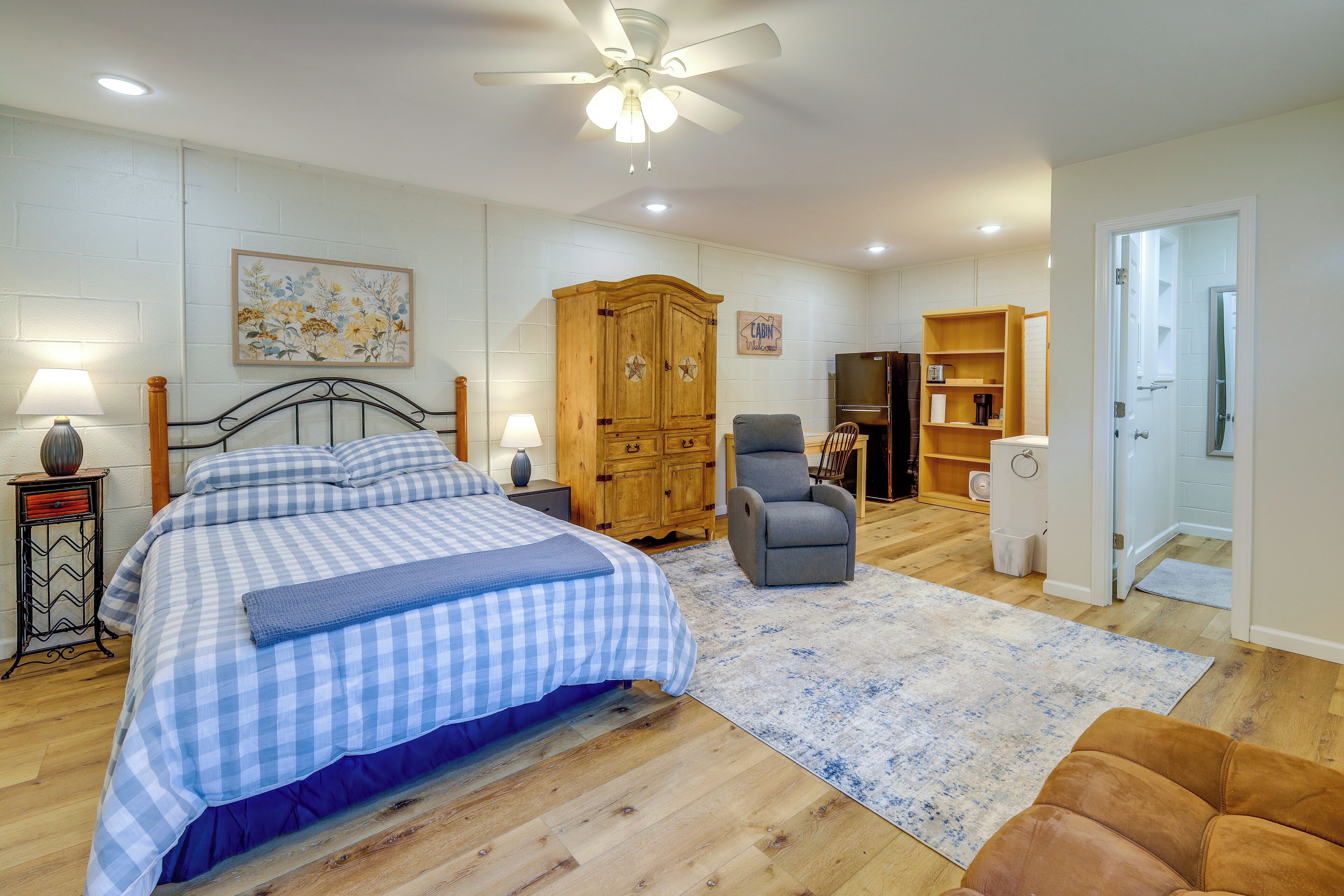 Apartment (0 Bedroom) | Interior