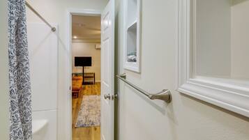Apartment (0 Bedroom) | Bahagian dalam