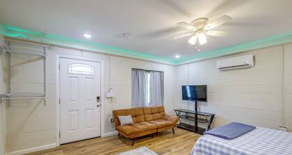 Near Greers Ferry Lake! Cabin w/ Resort Perks