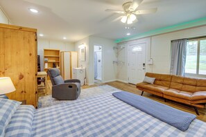 Apartment (0 Bedroom) | Interior - Near Greers Ferry Lake! Cabin w/ Resort Perks (Clinton)