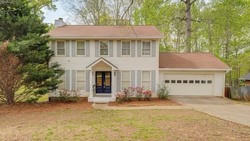 House (3 Bedrooms) | Front of property