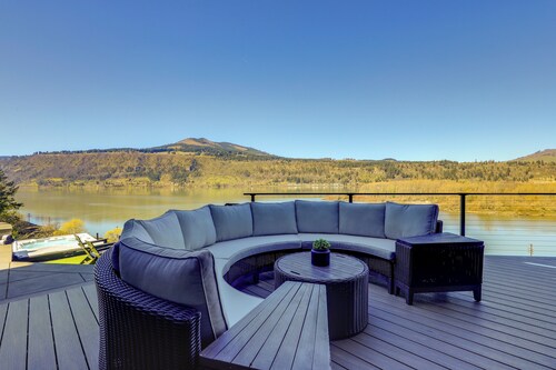 Private Hot Tub! Luxe Hood River Retreat Near Dtwn