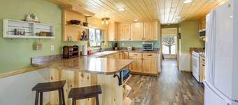 Near Trails & Rio Grande Fishing! Mtn-view Cabin