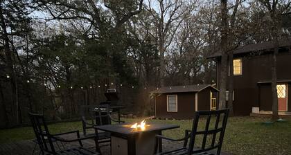 Renovated Lake Texoma Cabin · Glamping · Boat Parking · Nature Views · 1Hr DFW