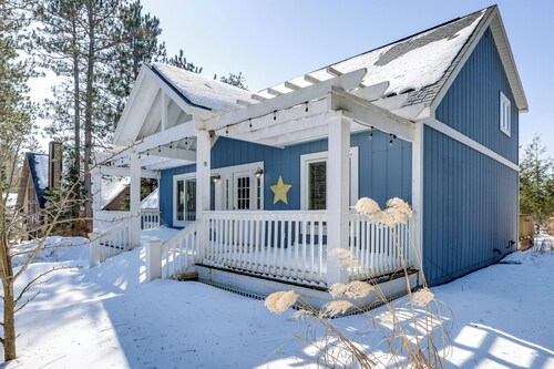 Family Escape in Crystal Mtn Resort! 13 Mi to Lake