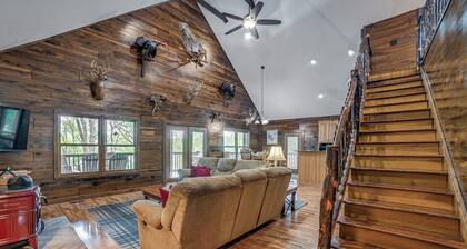 Lake Barkley Fishing Getaway w/ Private Dock!
