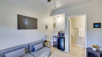 Apartment (0 Bedroom) | Interior