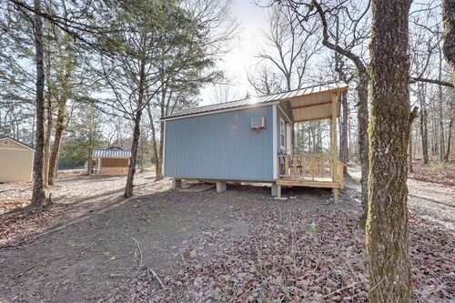 Quiet & Cozy Ouachitas Mtns Cabin w/ Trail Access