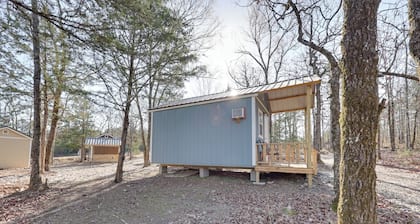Quiet & Cozy Ouachitas Mtns Cabin w/ Trail Access
