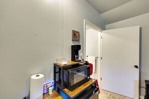 Interior - Small Family Getaway in Mena w/ Trails On-site! (Mena)