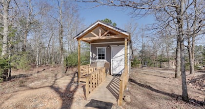 Small Family Getaway in Mena w/ Trails On-site!