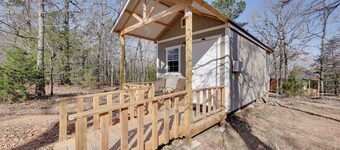 Small Family Getaway in Mena w/ Trails On-site!