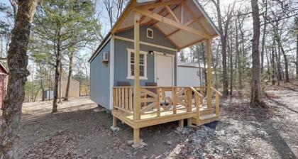 Quiet & Cozy Ouachitas Mtns Cabin w/ Trail Access