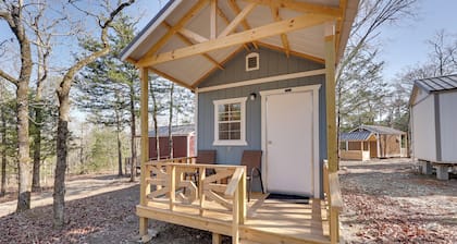 Quiet & Cozy Ouachitas Mtns Cabin w/ Trail Access