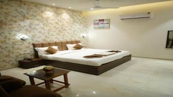 Deluxe Double Room, City View