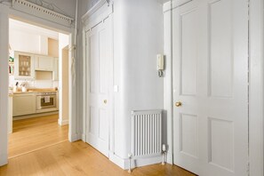 Interior - Stockbridge ‘Little Gem’ Flat, Sleeps 3 (Stockbridge)