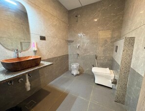 Deluxe-Doppelzimmer, Stadtblick | Badezimmer
