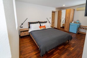 Classic Room | Premium bedding, minibar, soundproofing, free WiFi