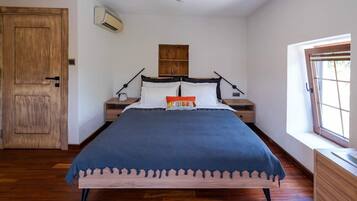 Classic Room | Premium bedding, minibar, soundproofing, free WiFi
