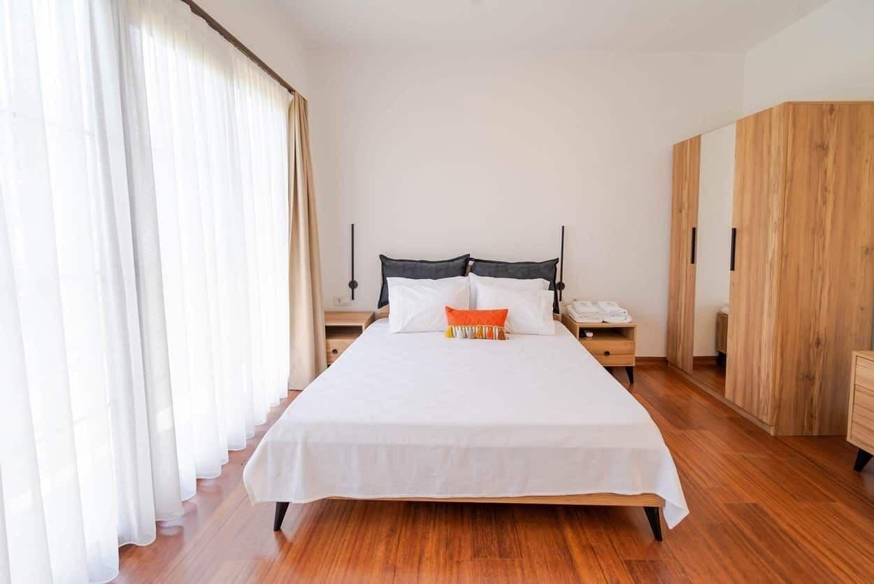 Elite Room | Premium bedding, minibar, soundproofing, free WiFi