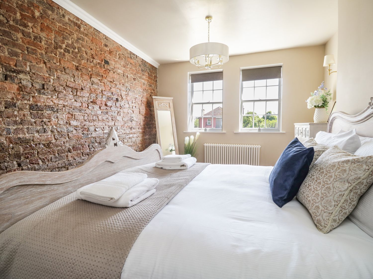 8 bedrooms, individually decorated, individually furnished, free WiFi