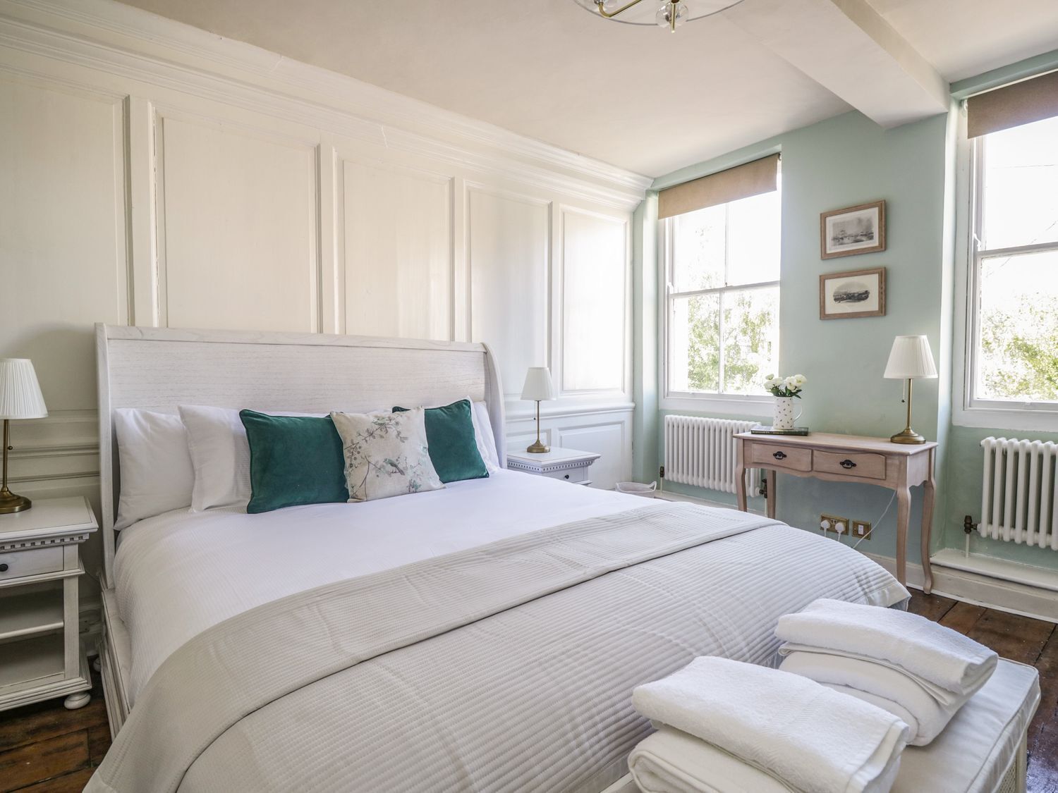 8 bedrooms, WiFi (free), individually decorated, individually furnished