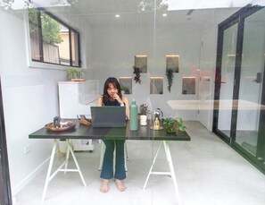 Outdoor dining - Designer Suite | Skylit · Work Desk · BBQ · Free Parking | 20min CBD (Bankstown)