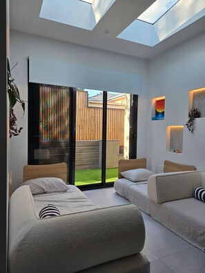 Interior - Designer Suite | Skylit · Work Desk · BBQ · Free Parking | 20min CBD (Bankstown)