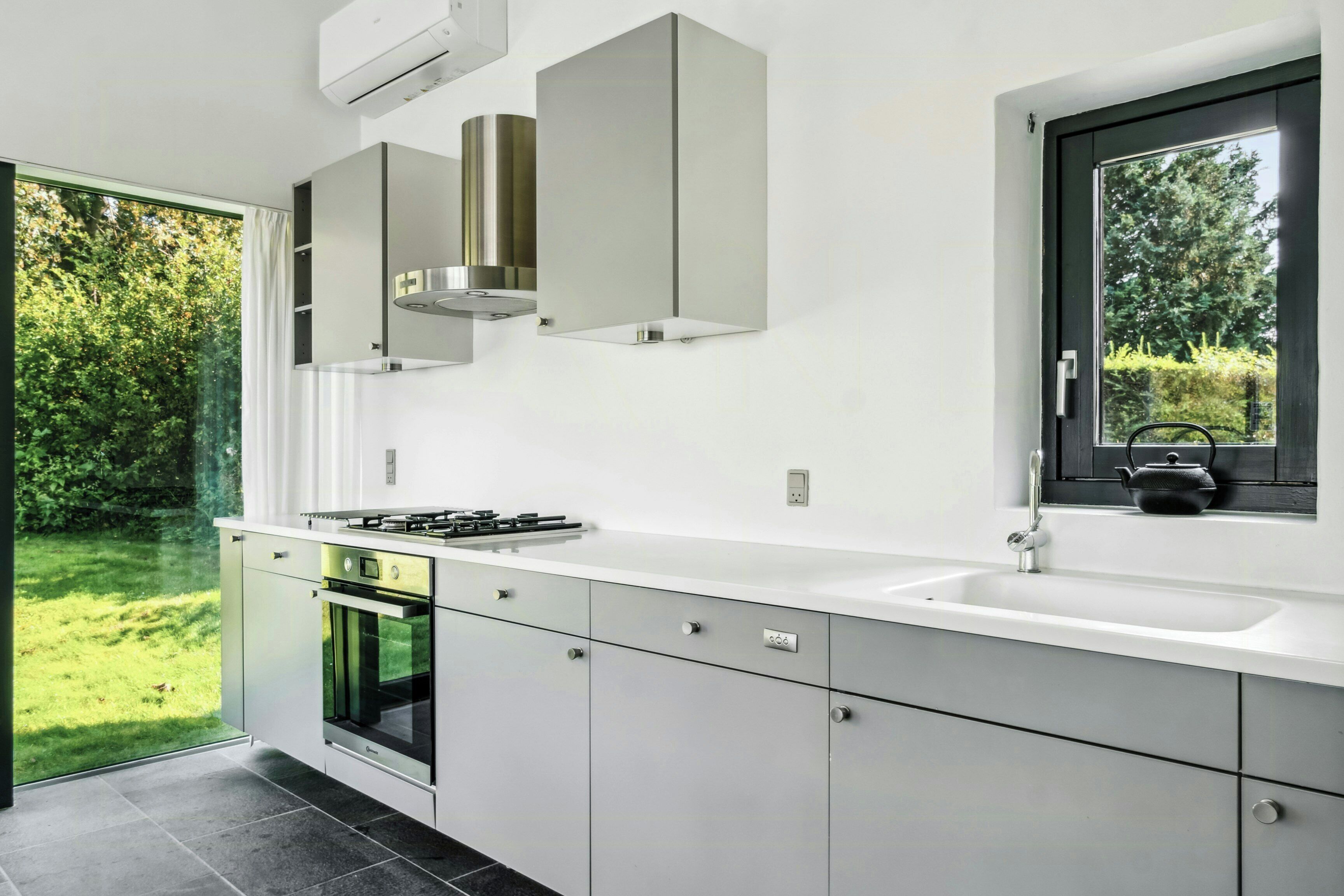 Oven, dishwasher, coffee/tea maker