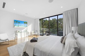 Room - Design District Modern Lux Villa, Pool, BBQ, Games (Miami)