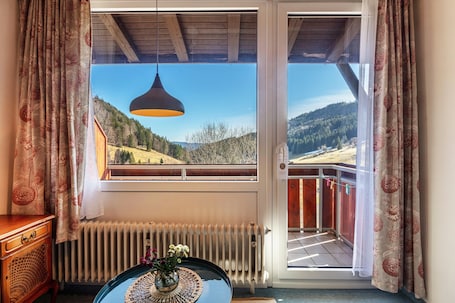 Interior. Claudia Apartment with Balcony and Mountain Views, 50 sqm for 3 Guests