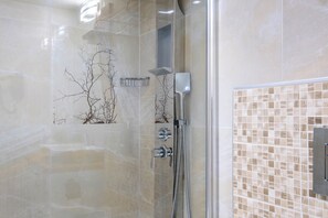 Suite Junior, vue ville | Salle de bain