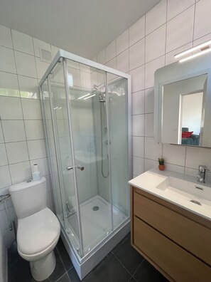Bathroom - Vrbo Property (Thonon-les-Bains)
