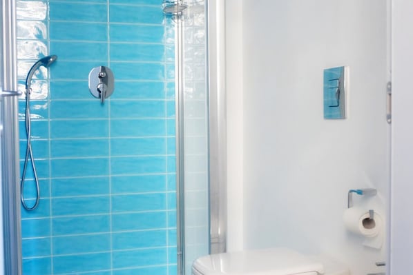 Shower, bidet - Hosmate - Milano - Vespri Siciliani- Blu Mare (Milano)