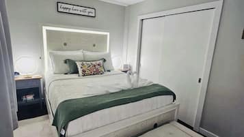 1 bedroom, iron/ironing board, WiFi, bed sheets