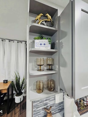 Interior - Sundown Escape Near SouthShore University Hospital (Bay Shore)