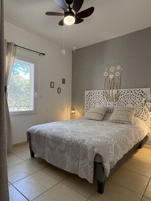 5 bedrooms, iron/ironing board, WiFi, bed sheets - MAGNIFICENT CALIFORNIAN SWIMMING POOL-HOUSE-le clos des vignes (Junas)