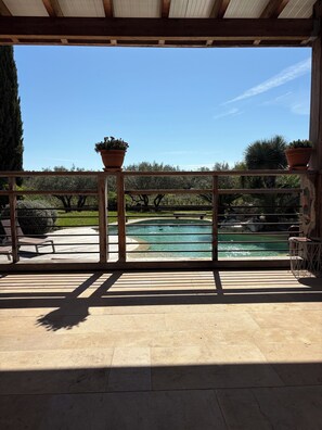 Property grounds - MAGNIFICENT CALIFORNIAN SWIMMING POOL-HOUSE-le clos des vignes (Junas)