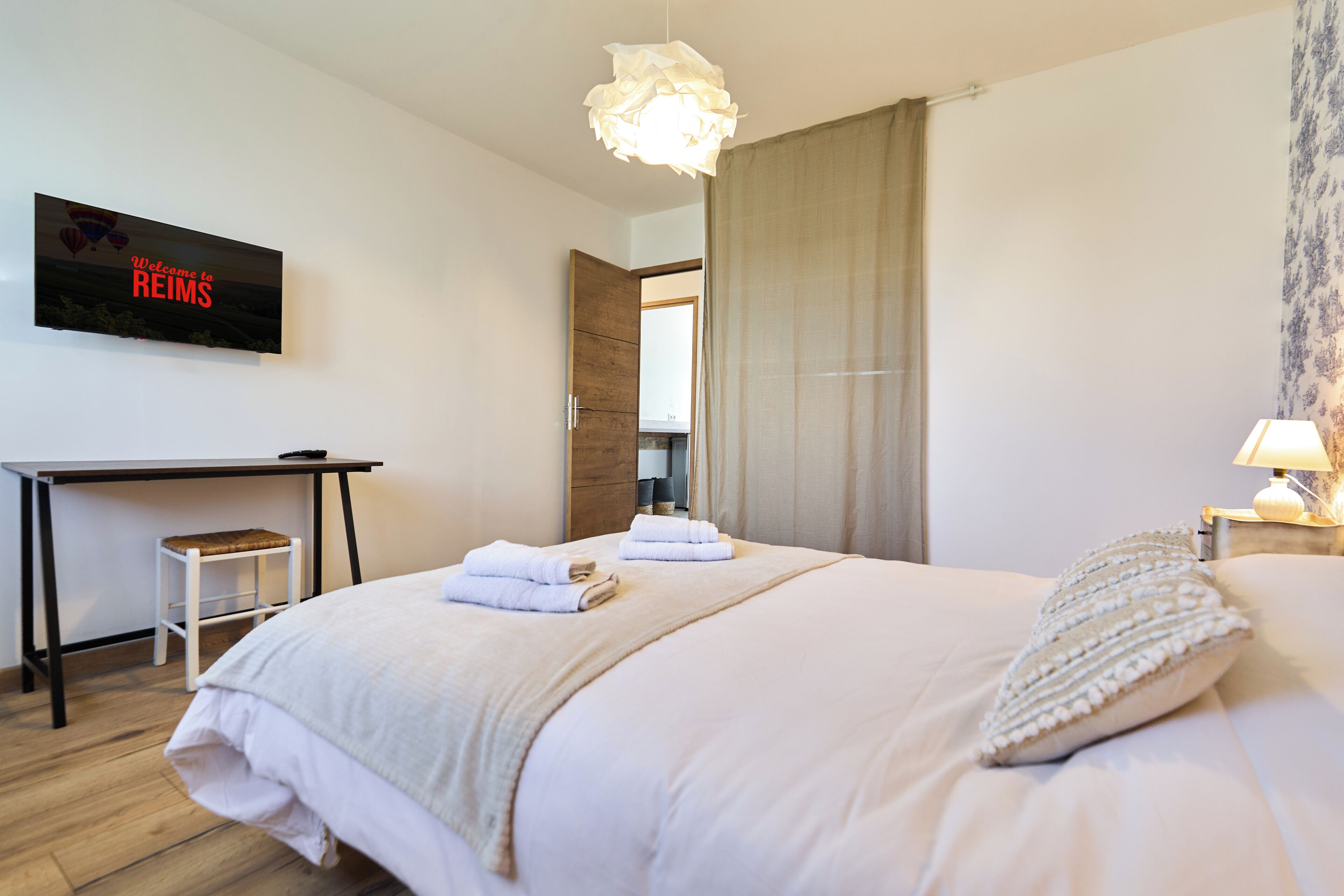 4 chambres, fer et planche à repasser, Wi-Fi, draps fournis